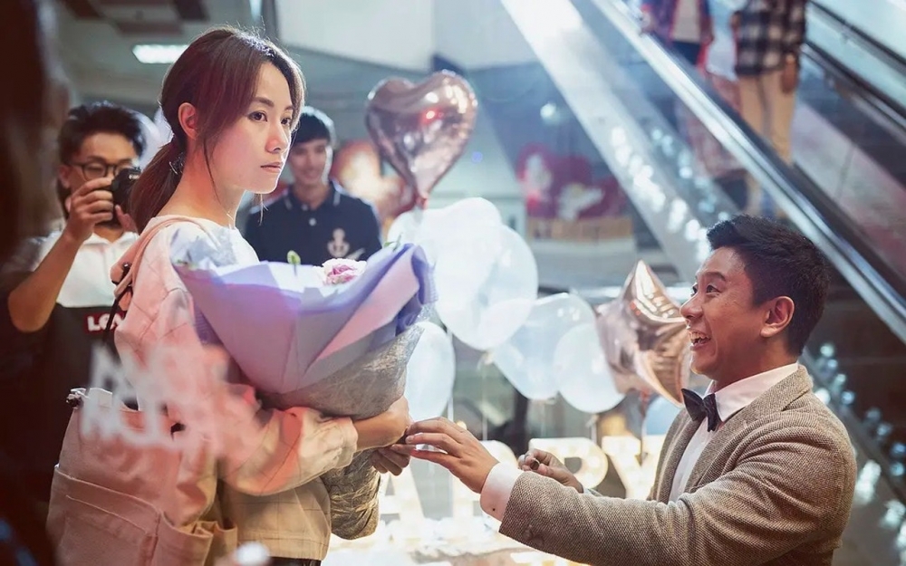 女網民原本開心被求婚,結果未婚夫竟要求她平攤鑽戒費用。