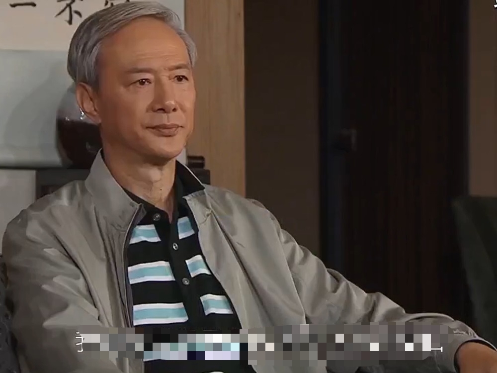 這盤生意不久讓校方發現，並強迫兒子停業