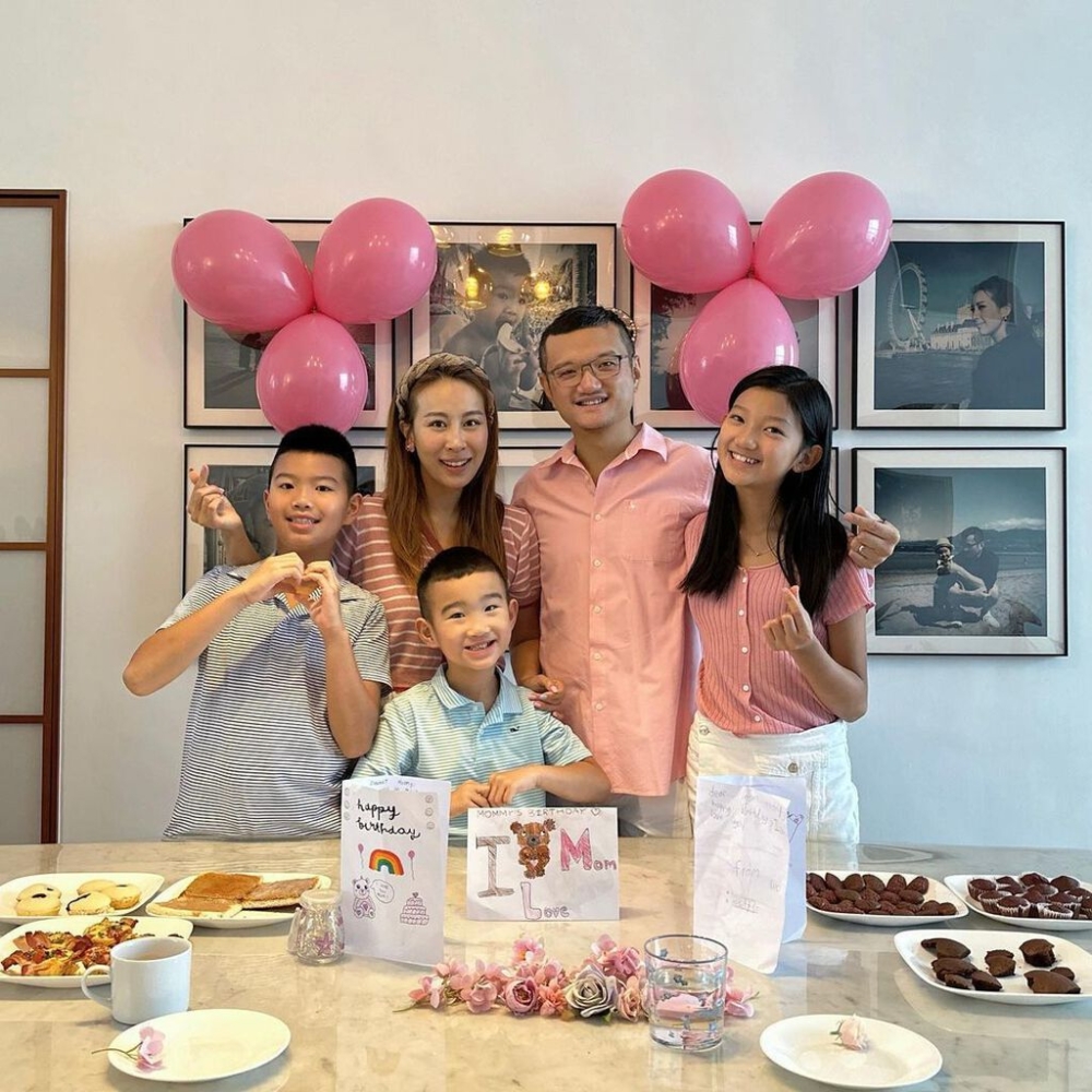 前港姐冠軍曹敏莉（Mandy）的三名子女都就讀漢基國際學校。