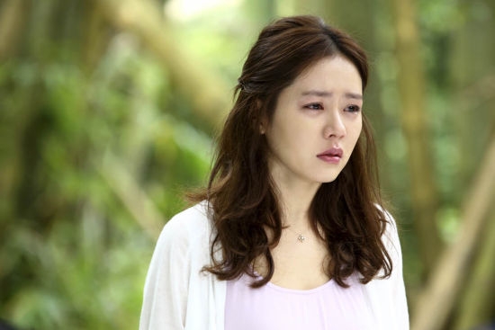 事主傷心地問為什麼要生下她同妹妹,沒有她們的存在日子不會好過些嗎?