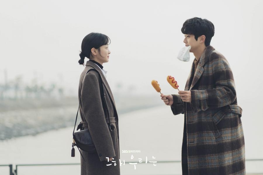 如今夫妻兩人生活自由，可以到處吃喝玩樂。