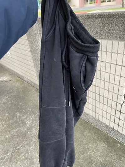 有小孩連長褲都可以弄掉