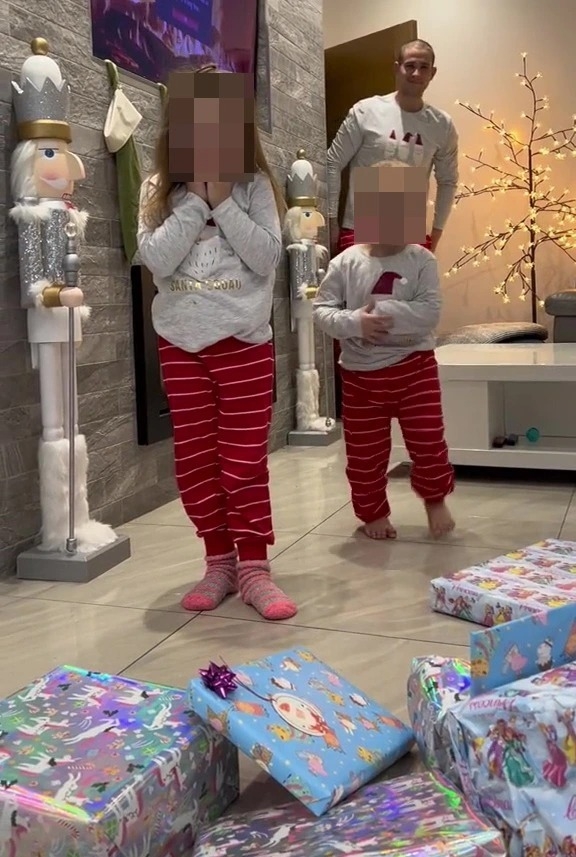 孩子們看到一大堆禮物，十分驚訝