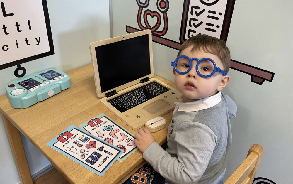 英國4歲男童Teddy智商139，成為英國區門薩最年輕會員之一。