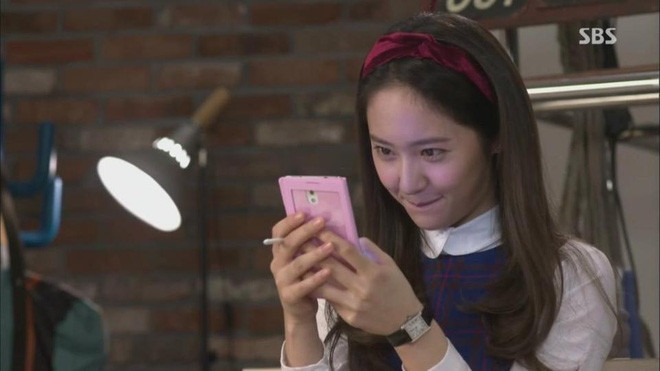 人妻偷偷看了老公的手機