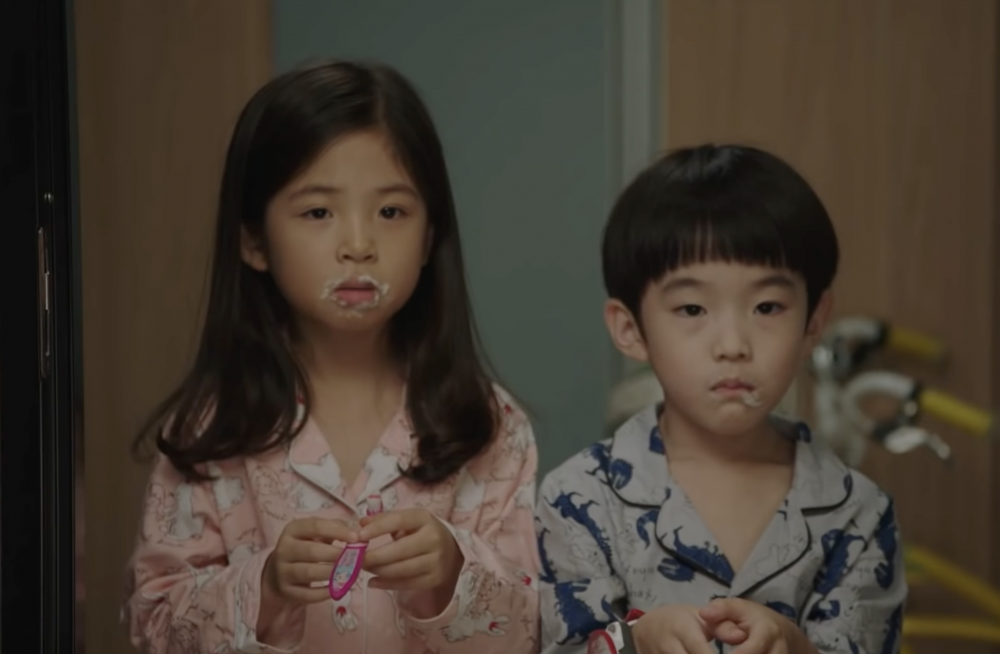 不少網民都遇過到家中作客隨意搗蛋的頑皮小孩。