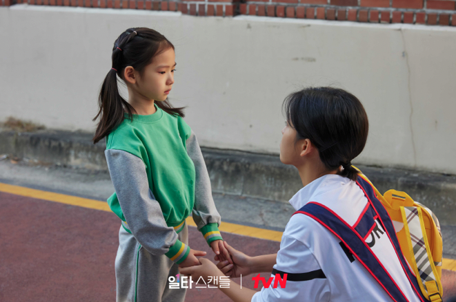 網民認為身為父母要做到正確家教,負起教養責任