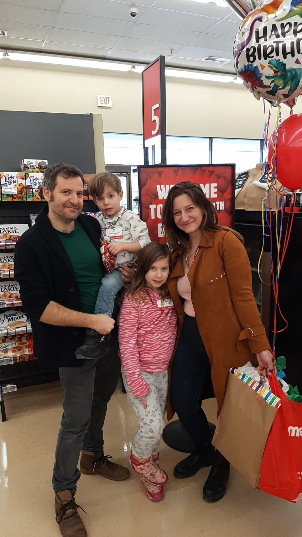 媽媽Hadas感謝超市的細心安排。