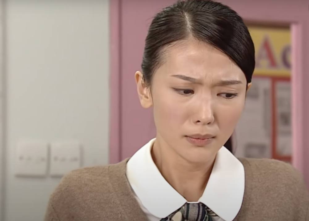 女學生上中學後,中文成績一落千丈。