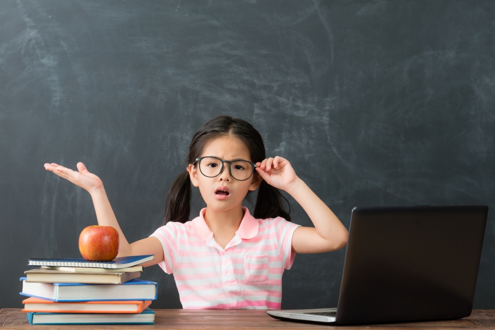 網民認為家長不管不教，補習老師無可奈何