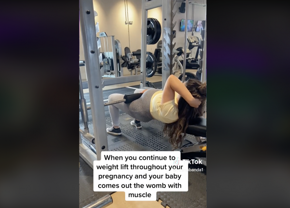 Yoana甚至可以做臀部舉重。