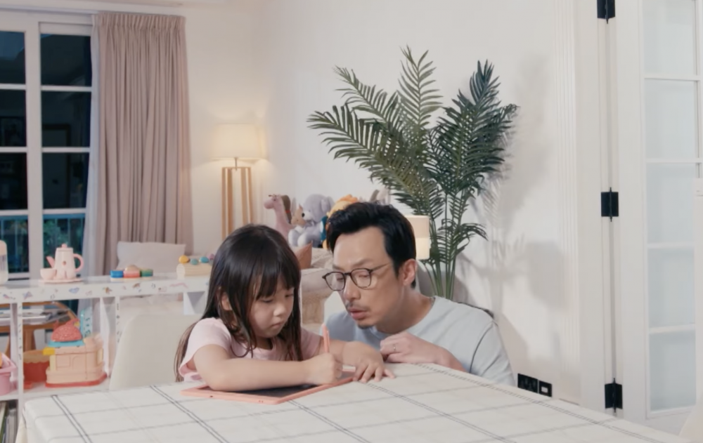 面對小孩只在意贏,父母有必要適時教導「公平」及「規則」的概念。