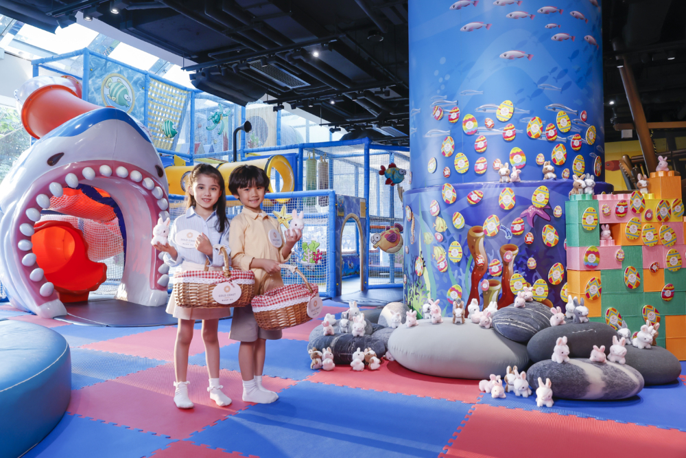 小朋友可以免費參與酒店鯊魚冒險島內的「尋蛋遊戲」一節。