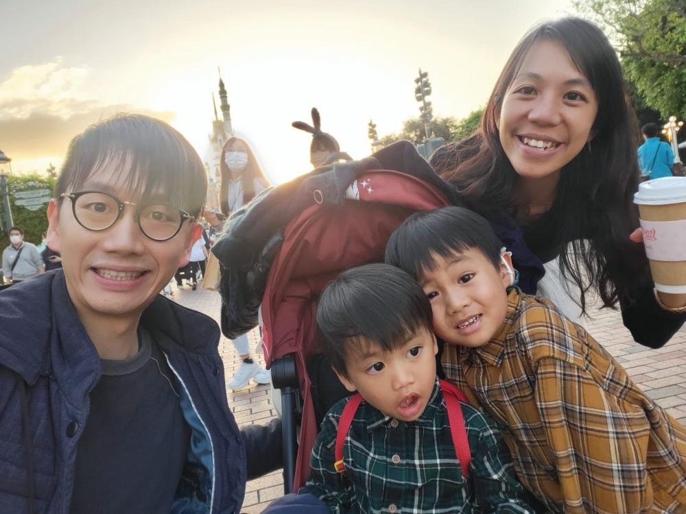 Carrie成為全職媽媽後，萌生當寄養家庭父母的念頭。