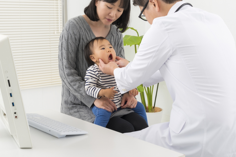 除了向言語治療師求診外,父母在家都可以和孩子進行一些簡單小遊戲。
