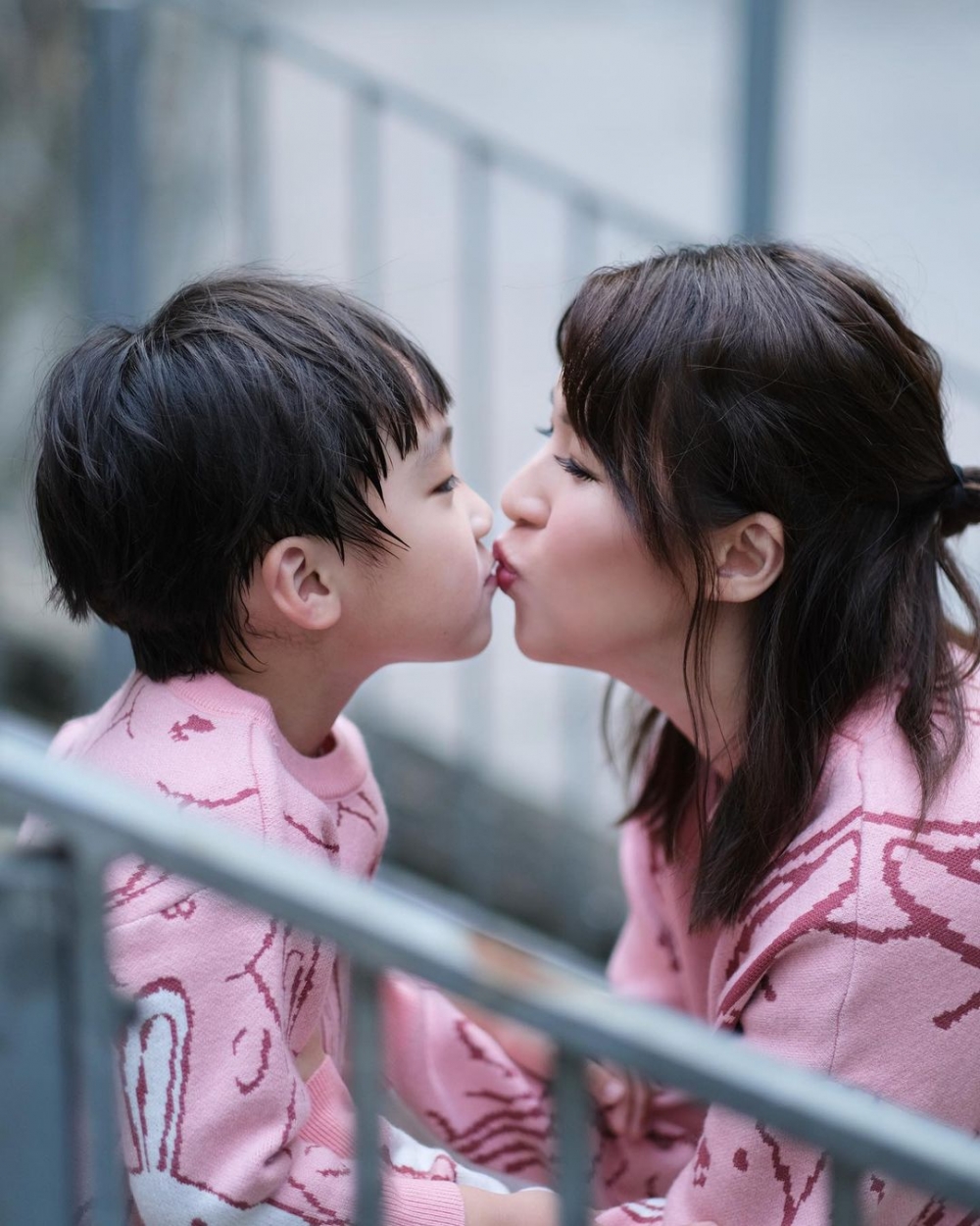 雪雪婚後育有一子，幸福美滿