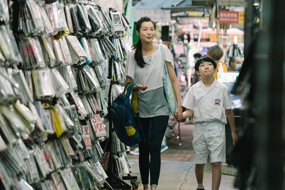 父母與孩子約法三章，有助令他們遵守外出時的規矩