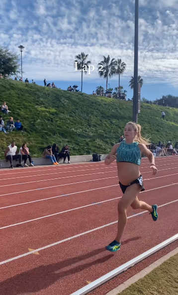 一名懷孕9個月的媽媽平日有跑步,最近她挑戰自己,試試能否在8分鐘內跑完1600米。