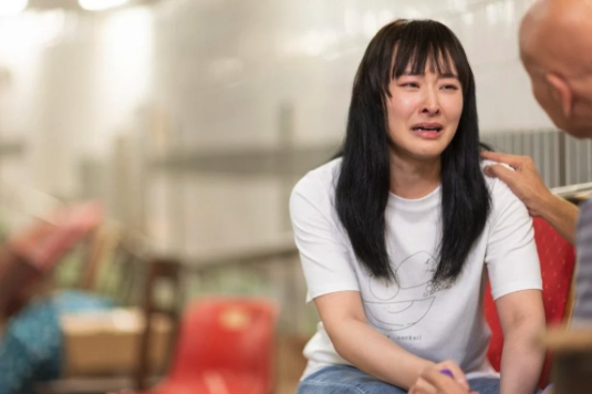 事主感嘆過去父母的溺愛,讓她如今成了生活白痴