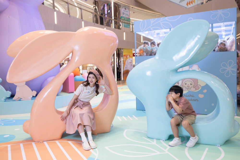 「春日兔樂園」設有兔兔座位。