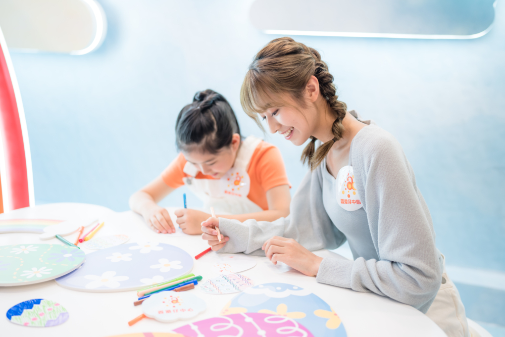 小朋友可以獲得復活蛋貼紙，現場DIY設計別具一格的復活蛋。