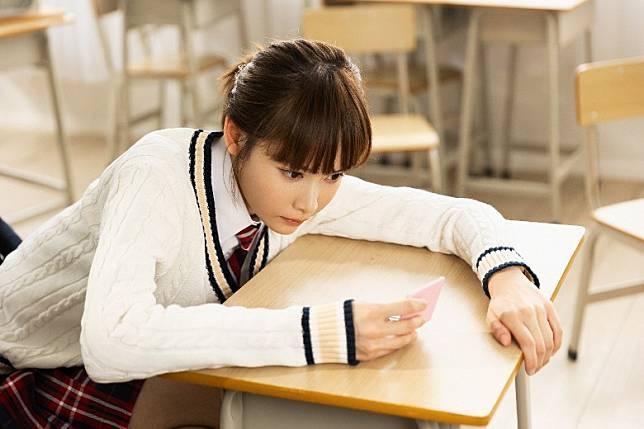 一名讀女校的中學生指自己的學校有很多奇怪的校規，更離譜的是會歧視學生性取向。