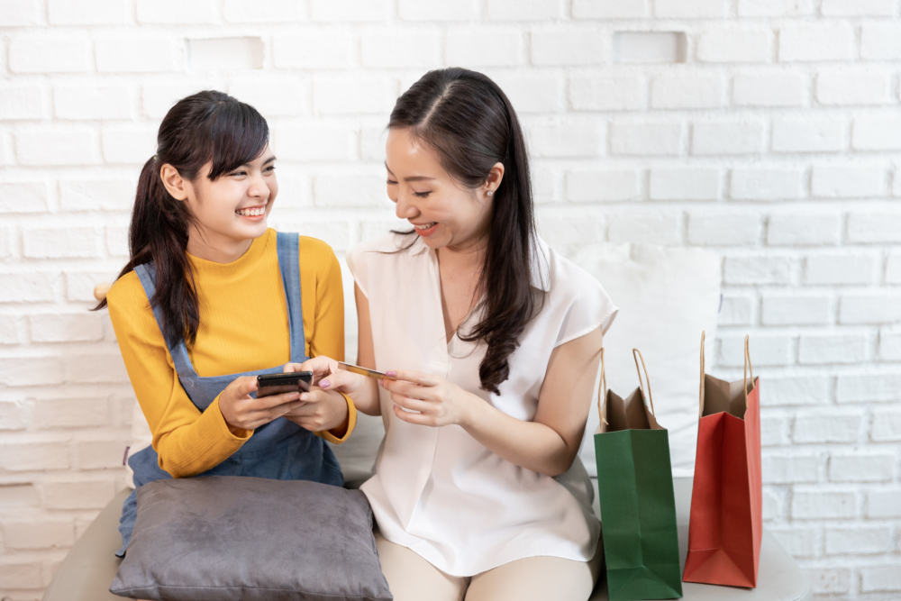 青少年有個電子錢包在手,實行「自己賬戶自己買」,便無需再借用父母的信用卡網購,自主地分配個人可以花費的零用。