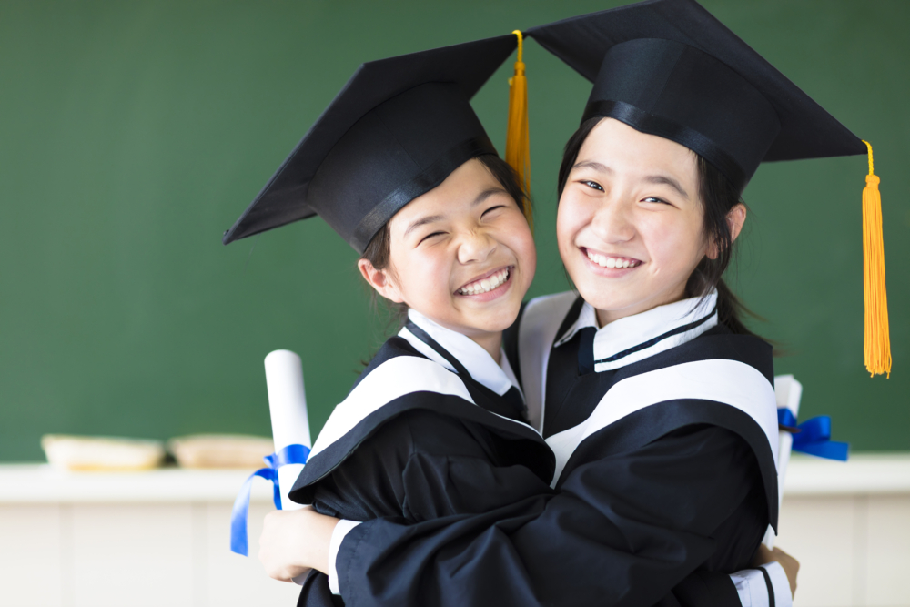 小朋友可以如何處理小學畢業的別離情況?
