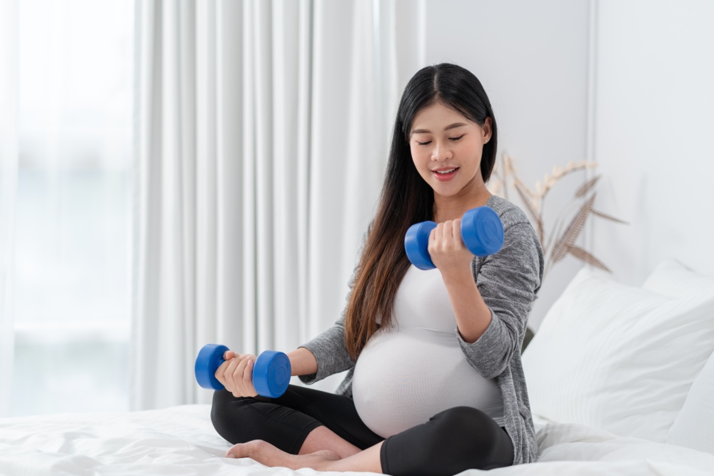 孕婦在任何孕期都可以做瑜伽,要注意不同孕期應該選擇不同的瑜伽動作和強度。