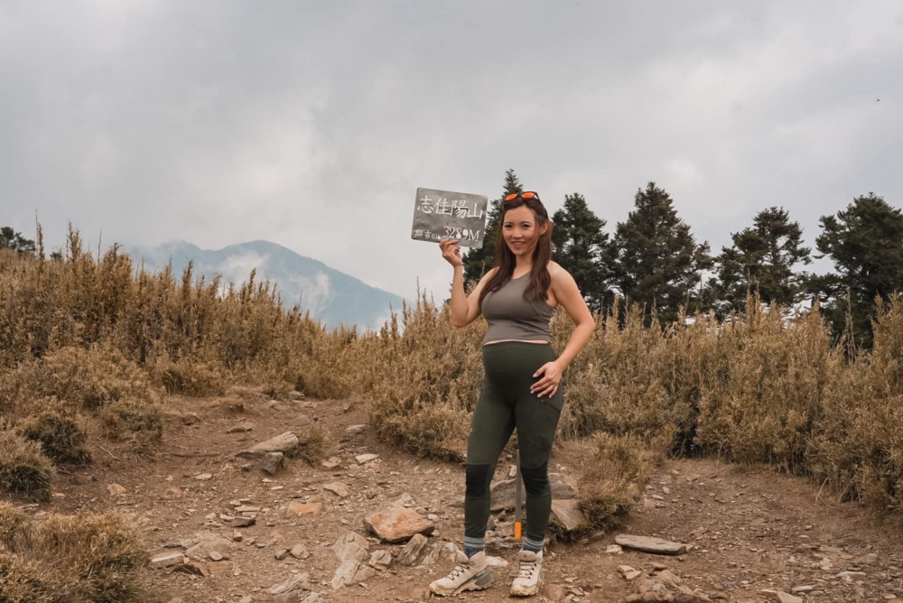 台灣網紅Sydney因懷孕爬山被揭黑歷史