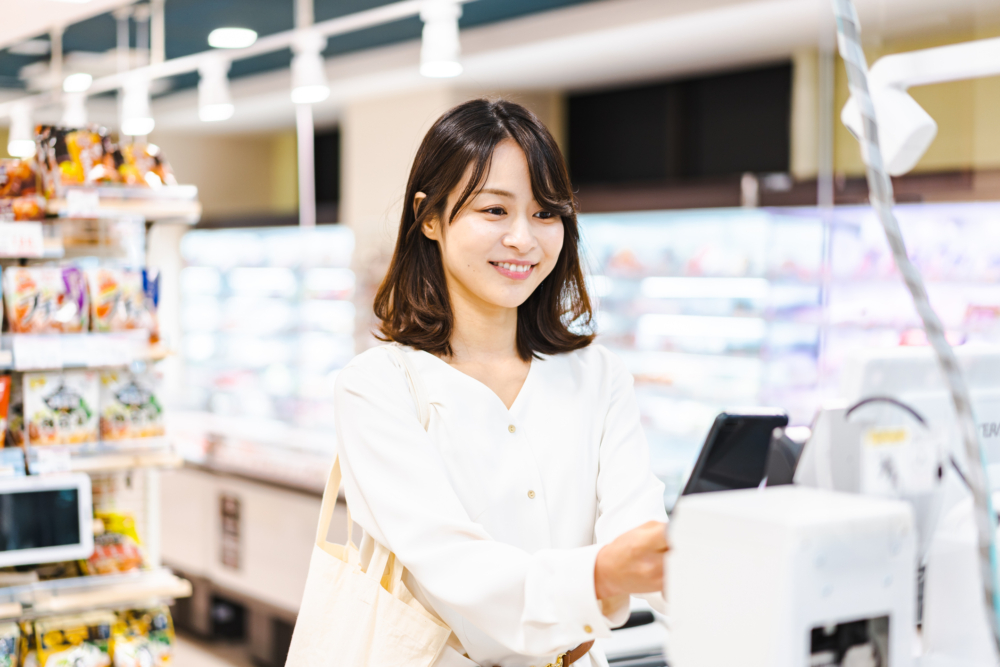 消費券適用於本地零售、餐飲和服務業商戶的實體及網上店舖。