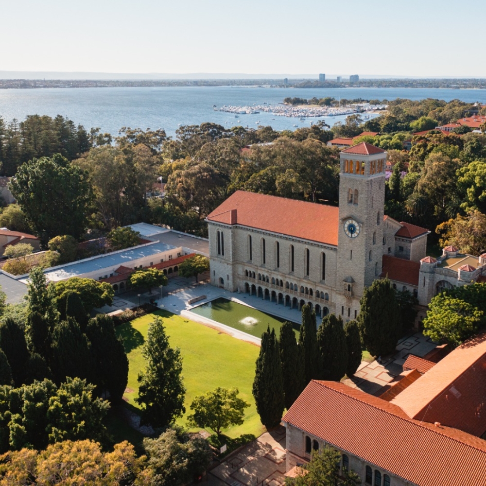 西澳大學環境優美，是世界百大名校之一。