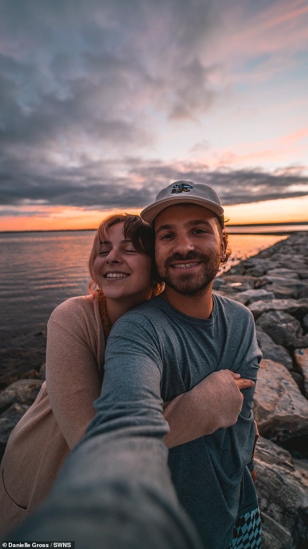 美國一對陌生男女在網上徵婚,閃婚成功