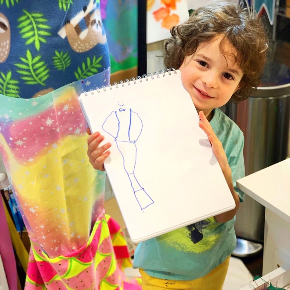 Max非常有設計及縫紉天份。