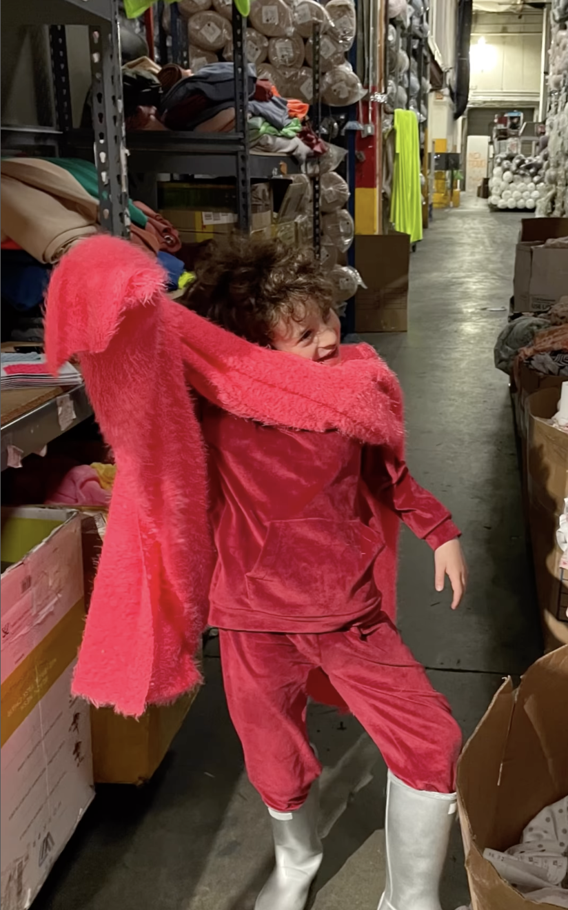 媽媽會陪Max親自挑選面料。