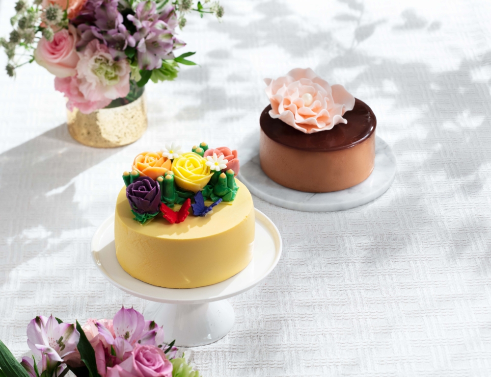 聖安娜餅屋母親節系列蛋糕之「牡丹花園 」、「溫馨花語」。