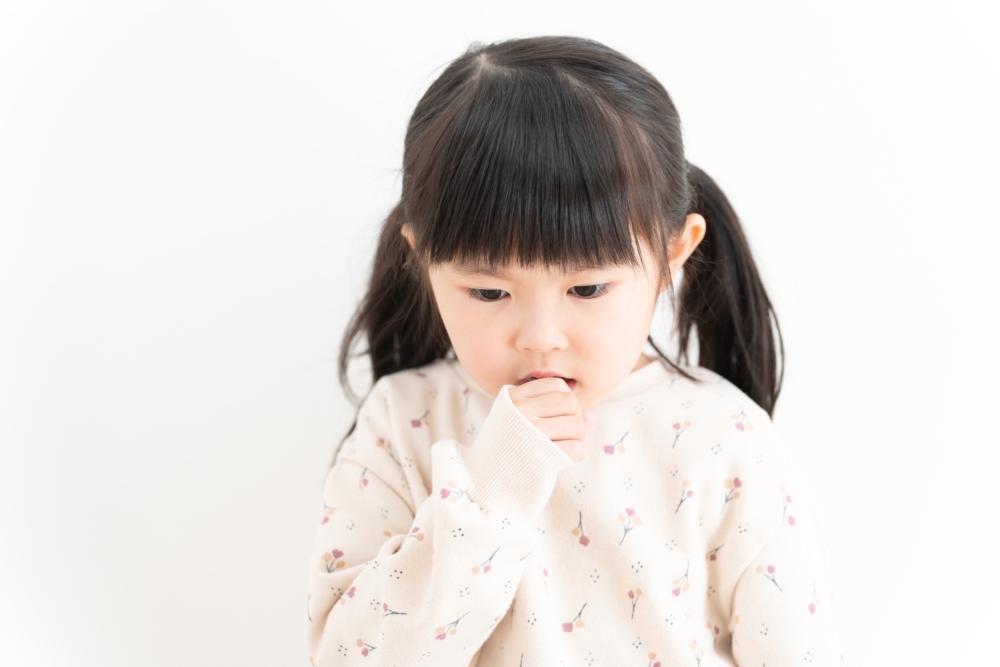 咳嗽、打噴嚏或說話時產生的飛沫傳播極易令爸媽「中招」,所以應選擇有效的止咳水保護照顧者免受感染。