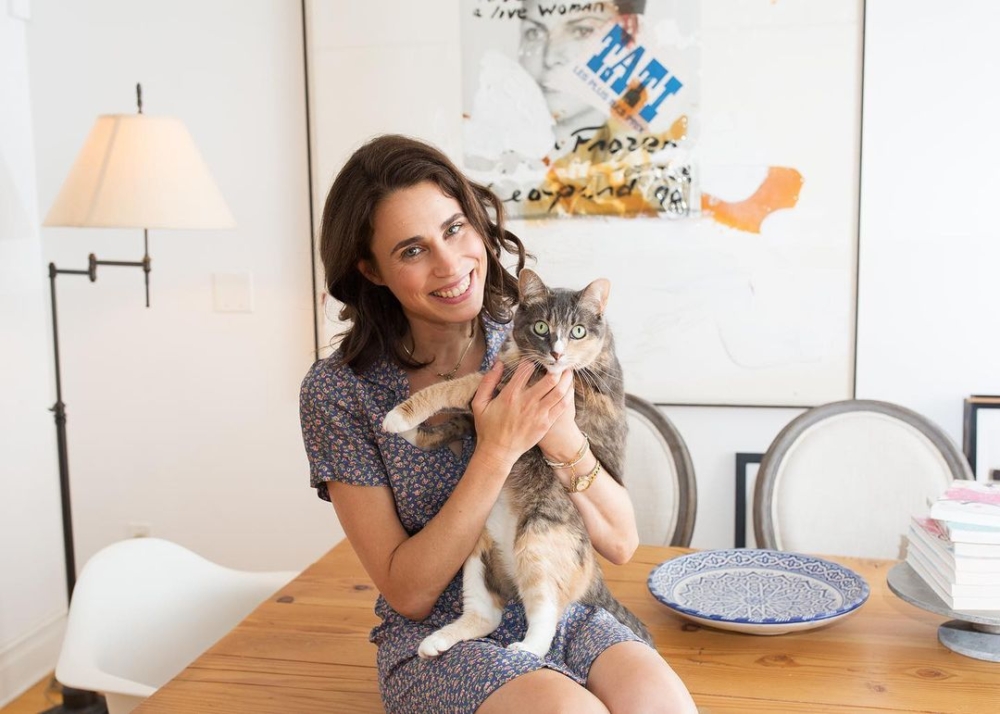 Turetsky有自己的家和貓咪,加上繼子對貓毛過敏,兩人便一致決定不同居。