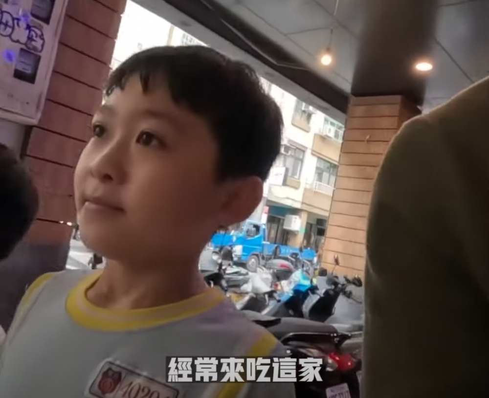 兩兄弟親自陪同到推薦餐廳去