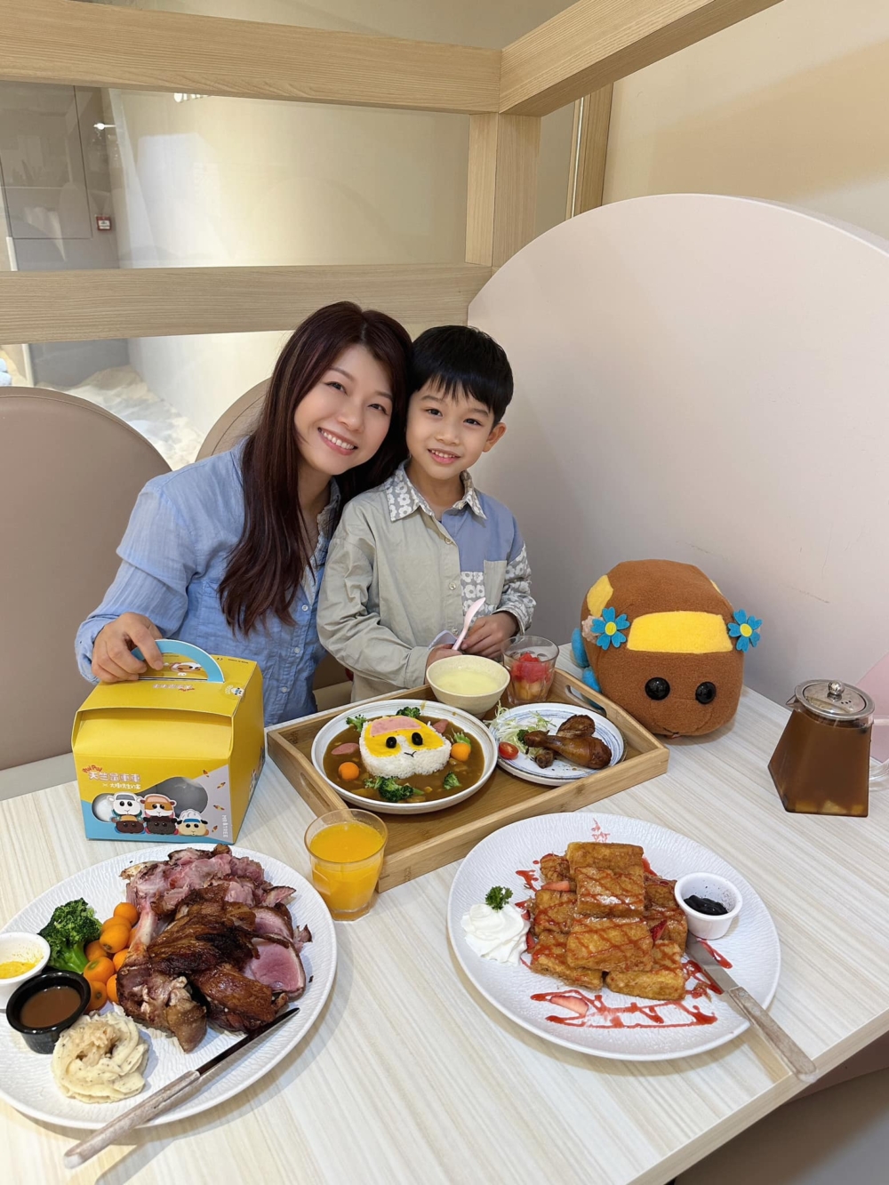 店內餐點會根據主題變換。