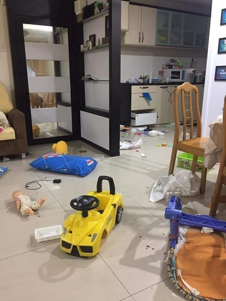 全職媽媽曬出家中凌亂不堪的場面，感嘆做全職媽媽不易。