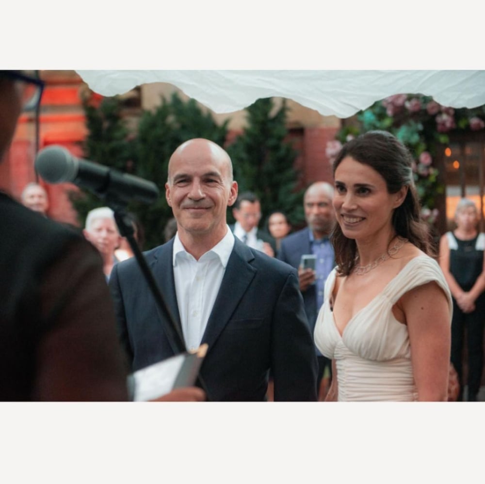 夫妻相處六年每次見面仍心動不已？幸福秘訣竟是婚後不住在一起？, image size:1000x999