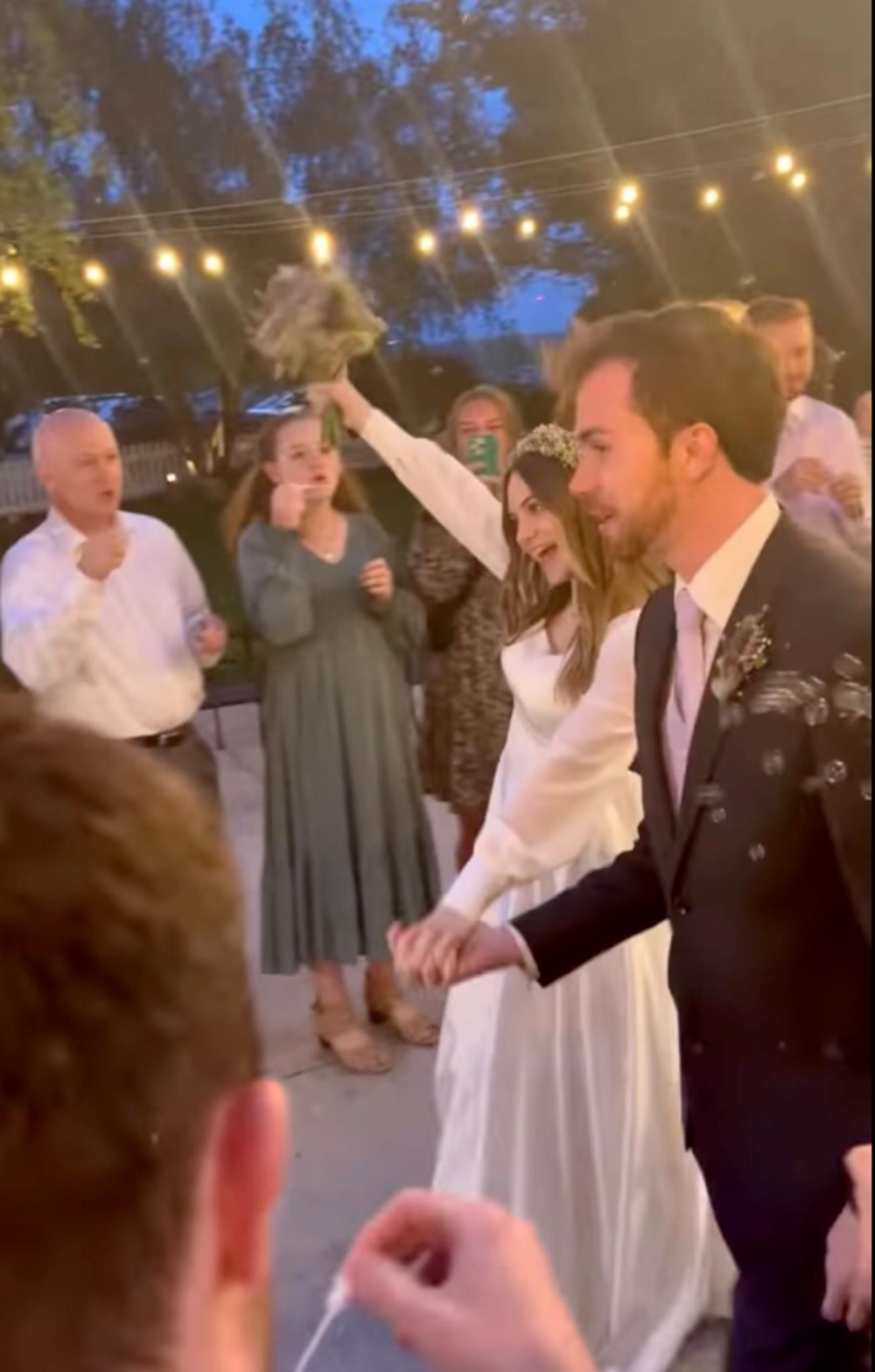 小倆口正式舉辦婚禮，成為夫妻，也許就是緣份天注定！