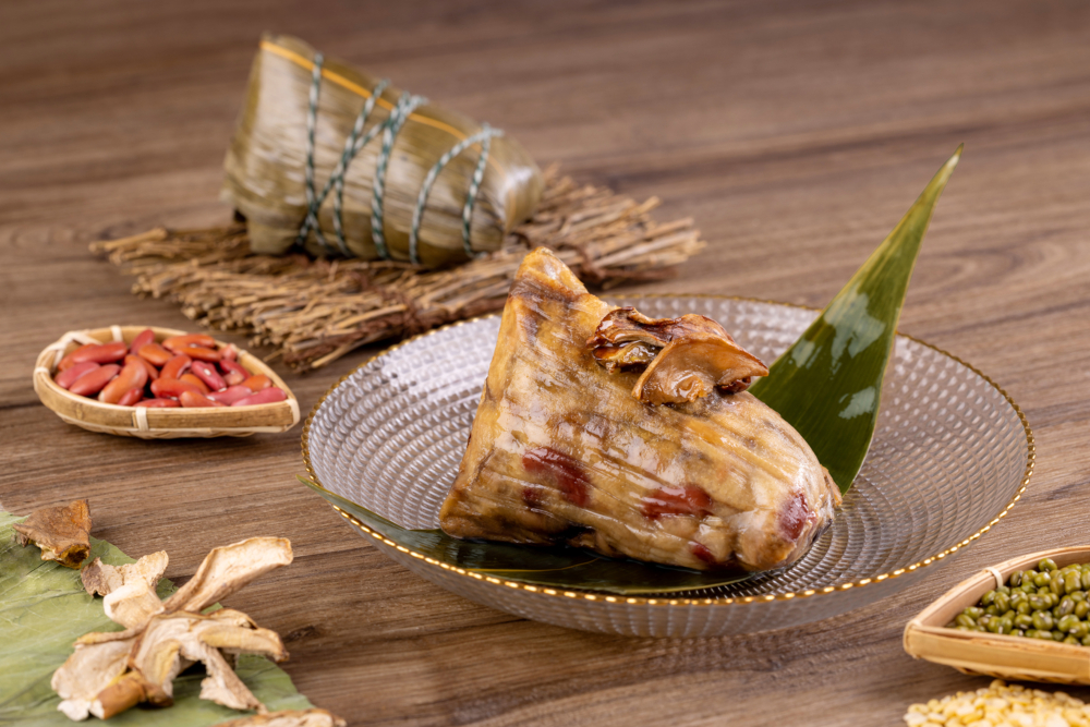 酒店去年首度推出養生牛肝菌五色豆素粽大受歡迎