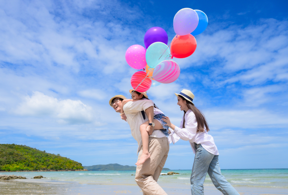 父母應該確保孩子在安全的環境玩氣球。