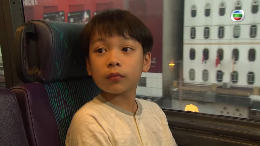 將孩子獨自留在車內有很大風險！