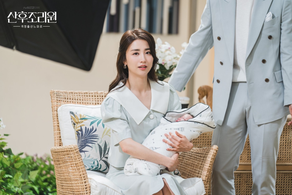 政策不分家庭收入高低，任何當地出生的小孩能無條件地領取津貼