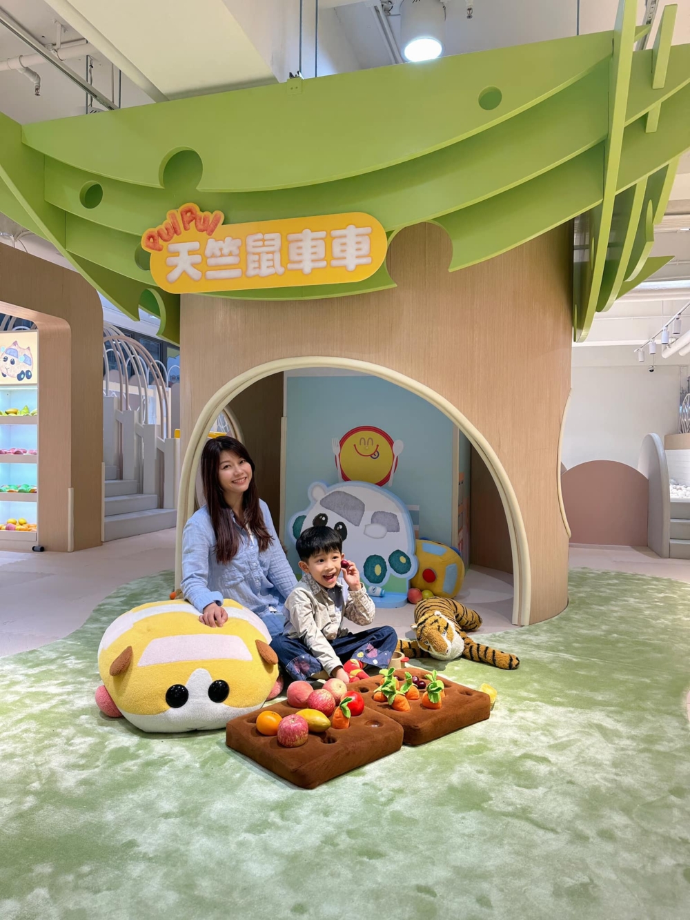 這個月主題是「天竺鼠車車主題」,到處都換上天竺鼠主題的裝潢。