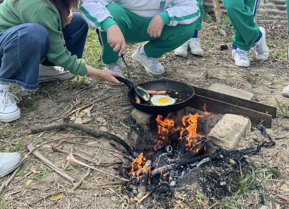 小朋友可以親自體驗戶外「煮飯仔」樂趣！