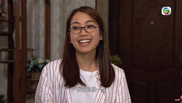 這位媽媽表示BB都是由傭人照料:「基本上BB 24小時都跟住工人」。